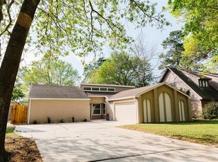 906 Manchester Dr, Conroe, TX 77304