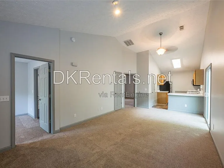 207 Daventry Way — Photo 6