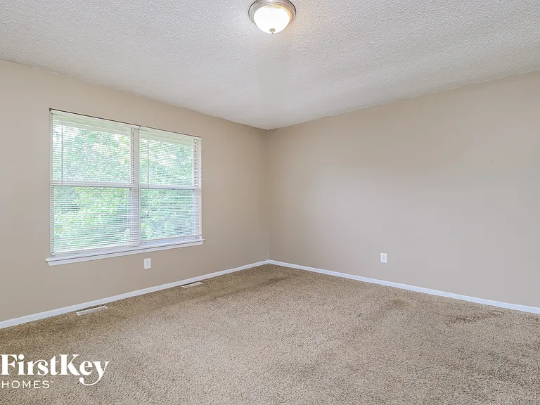 2346 Bramble Ln — Photo 7