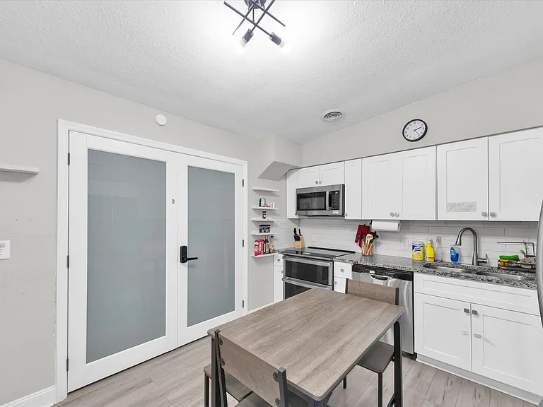 1349 Woodbine St — Photo 26