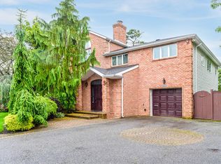 2064 Oliver Way, Merrick, NY 11566