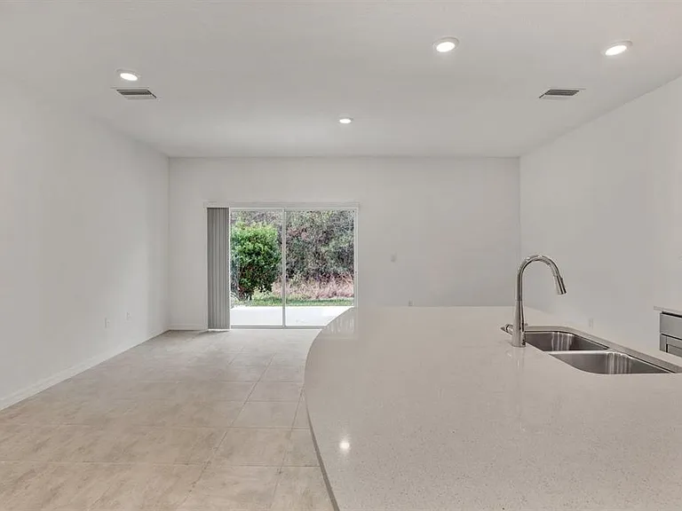 2191 Hallier Cv — Photo 15