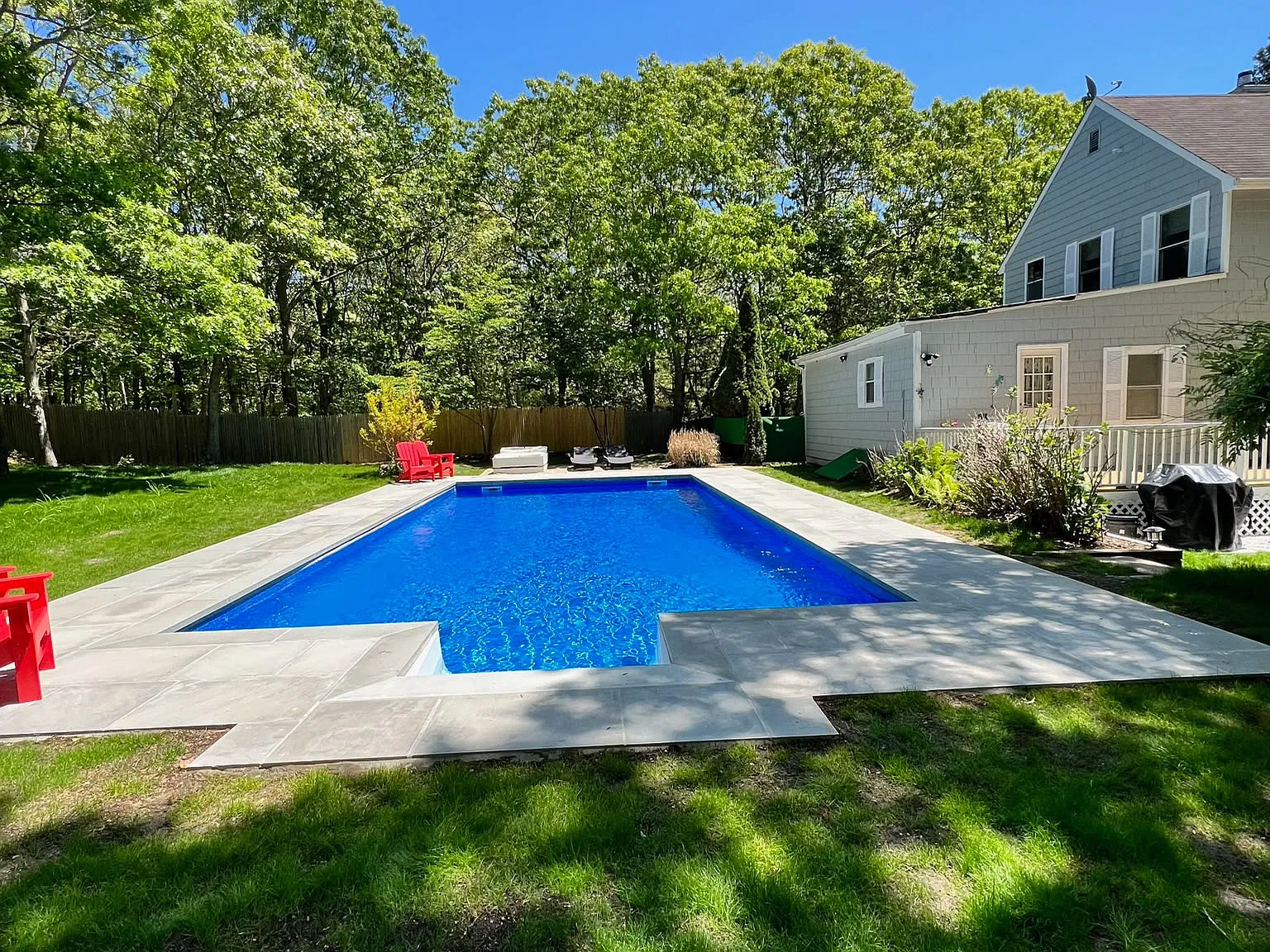 Charming East Hampton Oasis | Prime Location | Privacy & Pool — Photo 2