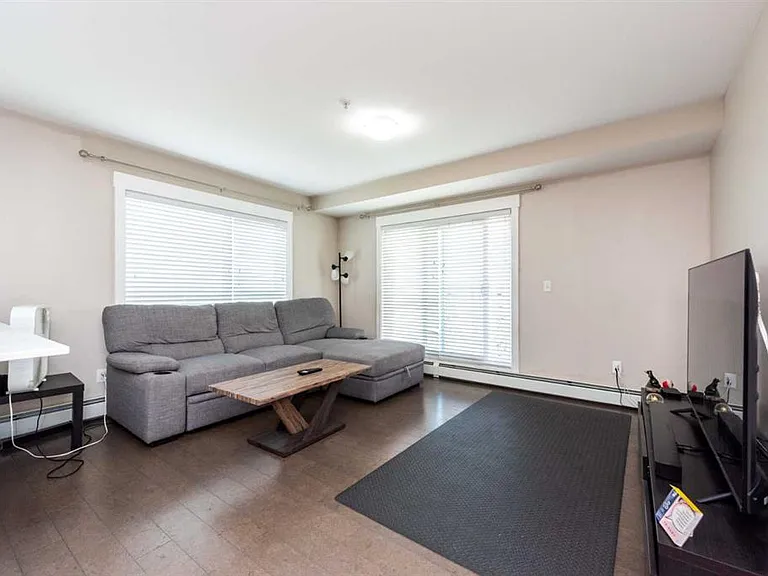 302 Skyview Ranch Dr NE — Photo 3