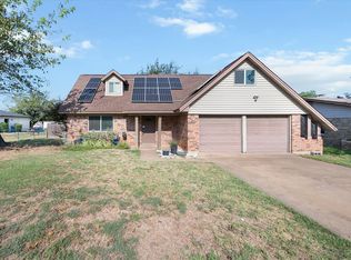 703 Timberline Dr, Kennedale, TX 76060
