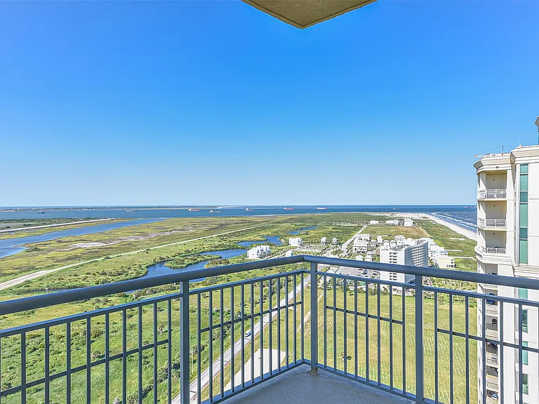 801 E Beach Dr #TW2704 — Photo 44