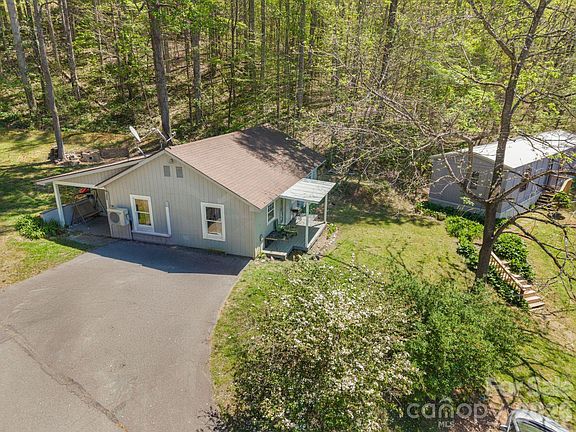 2nd image of 290 Hookers Gap Rd