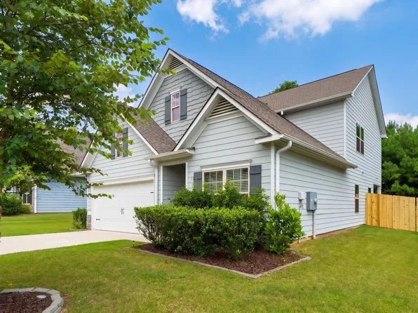 375 Lakeridge Dr, Trussville, AL 35173