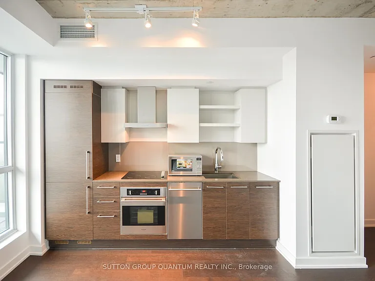 1030 King St W #1127 — Photo 4