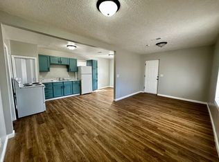 317 Sunnyside Ave, Dodge City, KS 67801