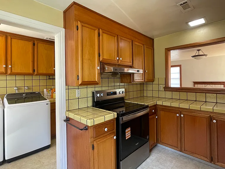 2926 G St — Photo 10