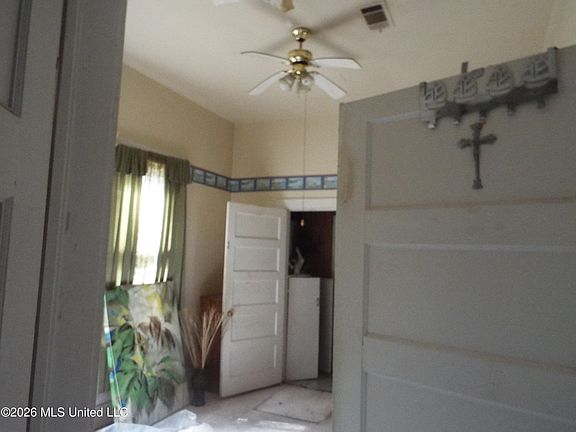 3rd image of 504 S 5th St