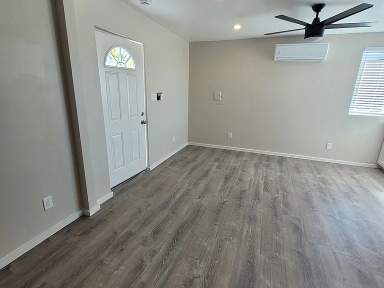 515 Mistletoe Ave — Photo 13