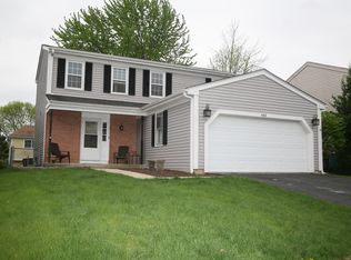 445 Norman Ln, Roselle, IL 60172