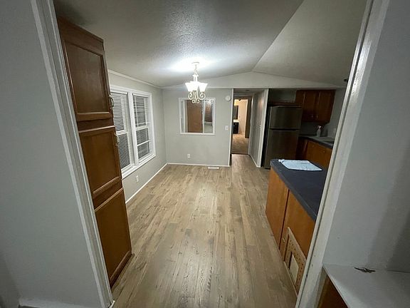 4th image of 215 Greenfield Rd