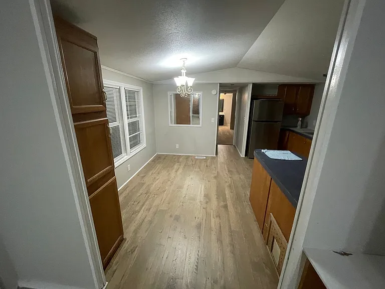215 Greenfield Rd — Photo 4