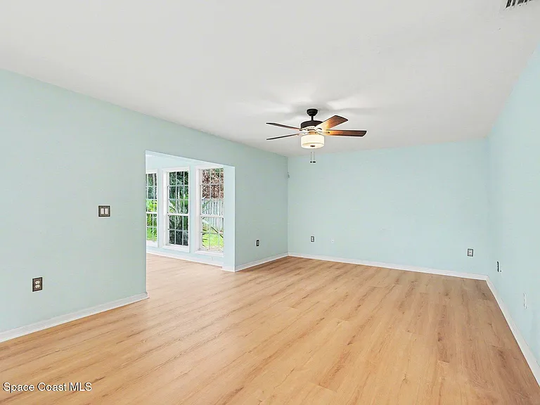 1640 Vista Lake Cir — Photo 12