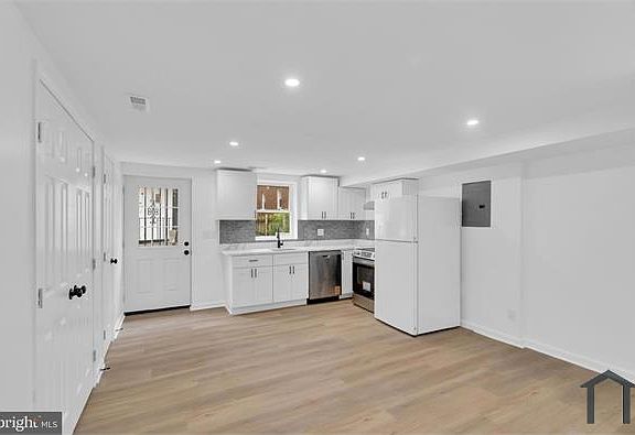 3rd image of 518 Oglethorpe St NE #2