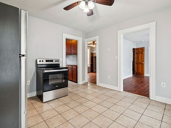 4th image of 463 Lake Ave APT 1