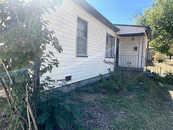 2nd image of 704 W Emporia Ave