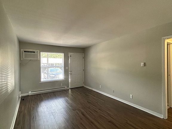 4th image of 1190 Windsor Dr APT 10