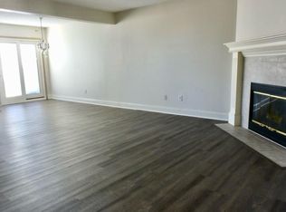 5591 NW Sunrise Meadow Ln, Lees Summit, MO 64064