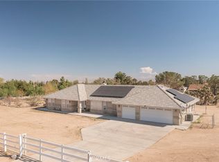 9925 Sierra Vista Rd, Phelan, CA 92371