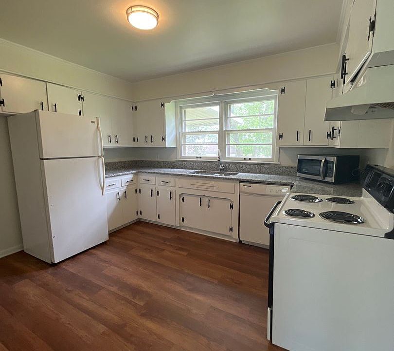 1st image of 207 S Fairoak St