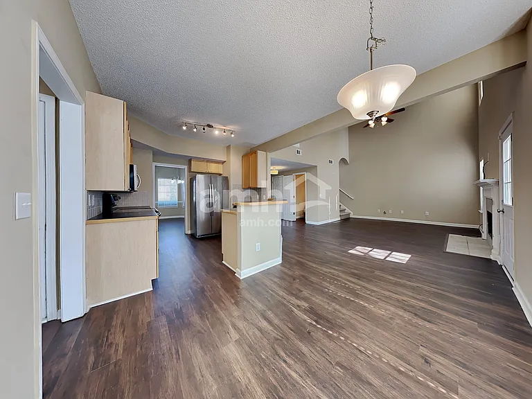 6004 W Rosie Ln SE — Photo 4