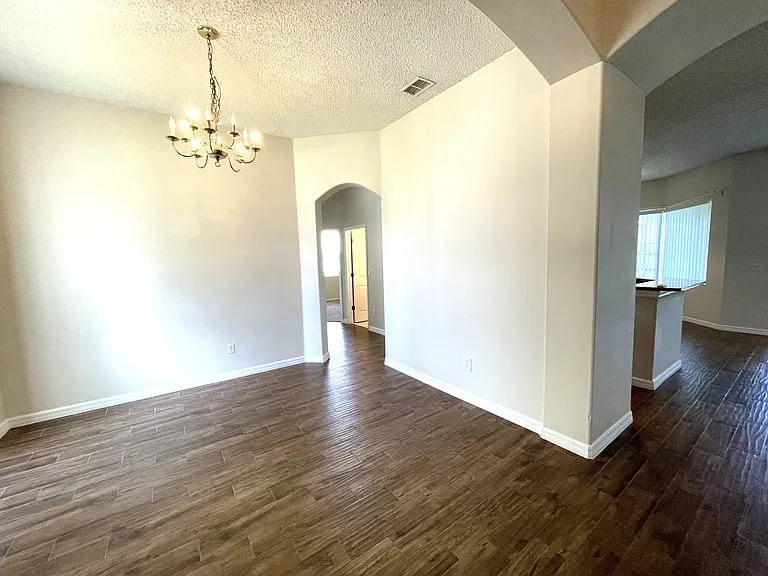 2722 Willow Creek Dr — Photo 4