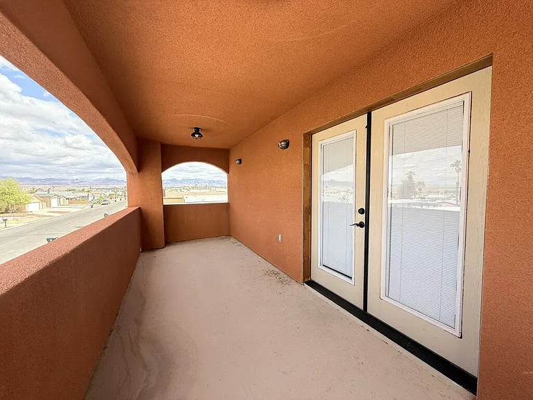 926 Stahlman Dr — Photo 3