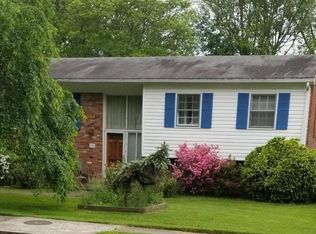 701 Meadow Ln SW, Vienna, VA 22180