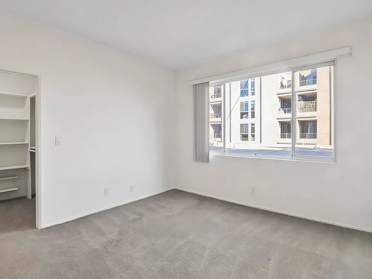 1828 Purdue Ave #201 — Photo 25