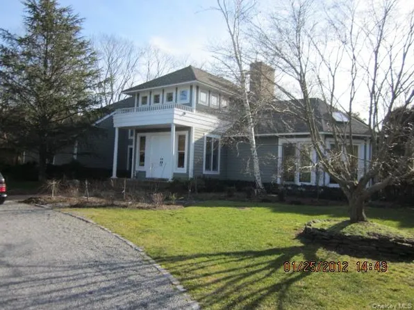 3 Plume Grass Way, Westhampton, NY 11977
