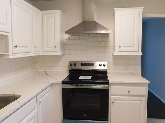 2nd image of 211 Quail Drive