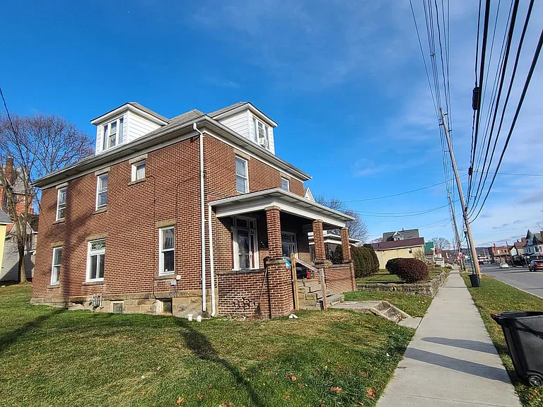 114 S Main St #1 — Photo 2