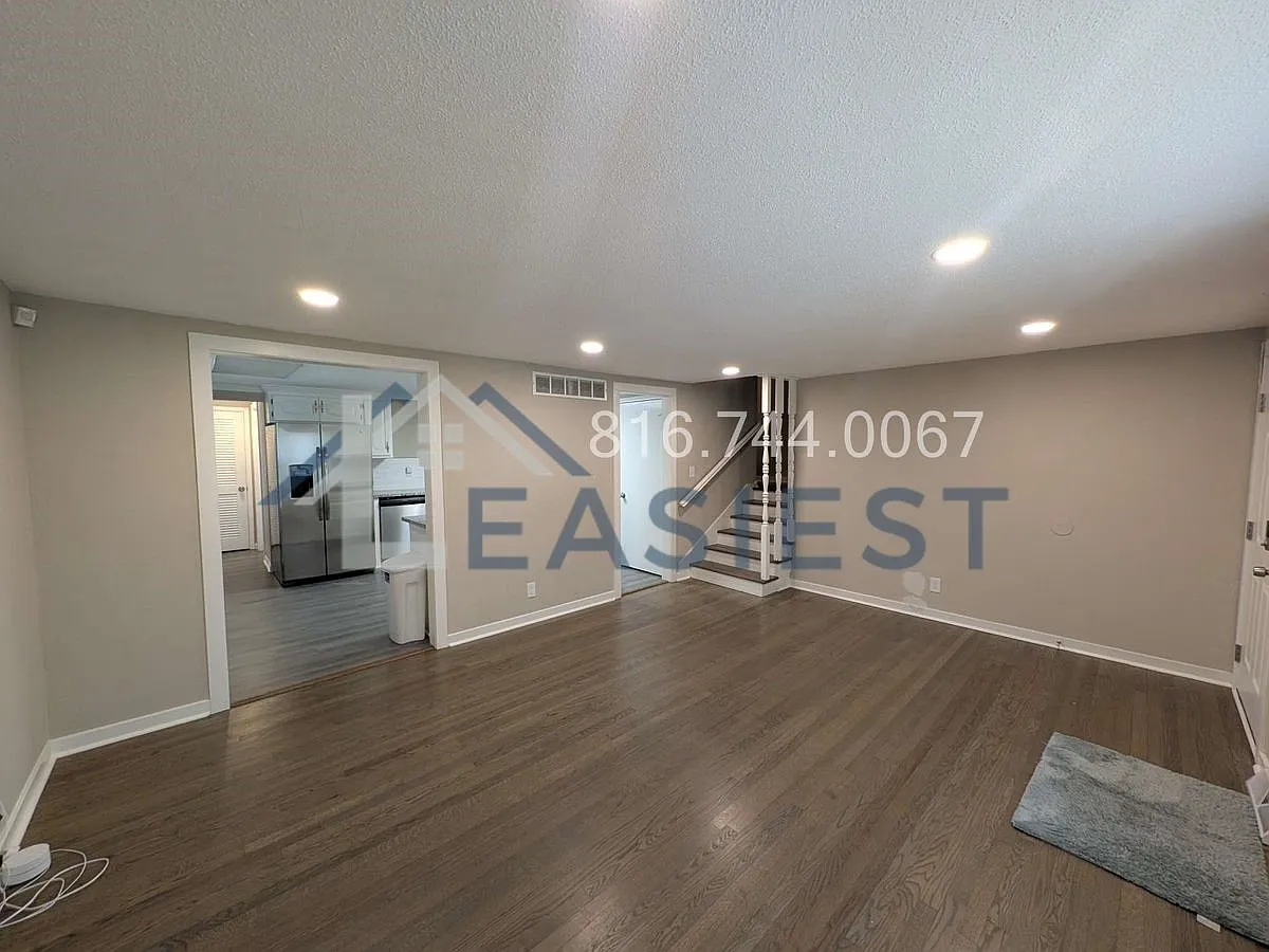 4 bed, 1840 sqft, $2,045 — Photo 2