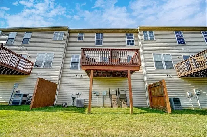 Building Photo - 3362 Yosemite Falls Rd
