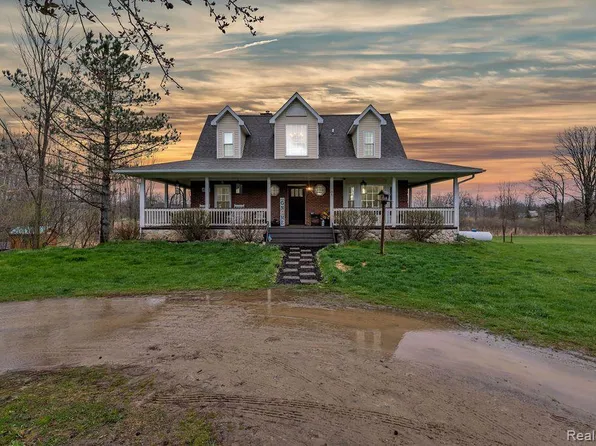 8794 Linda Ray Ln, Gregory, MI 48137