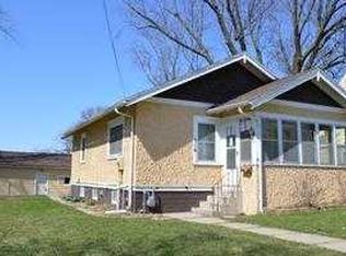 916 N Jackson Ave, Mason City, IA 50401
