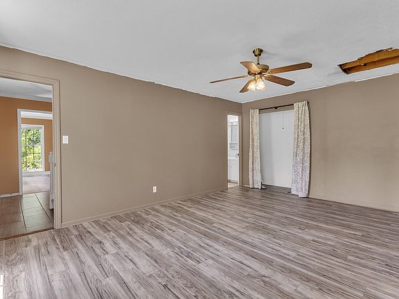 2nd image of 2302 Riverhill Dr