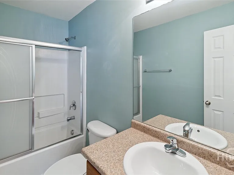 72 Lake Shore Blvd — Photo 16