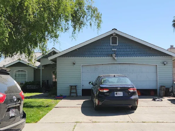 1291 Bass Cir, Hanford, CA 93230