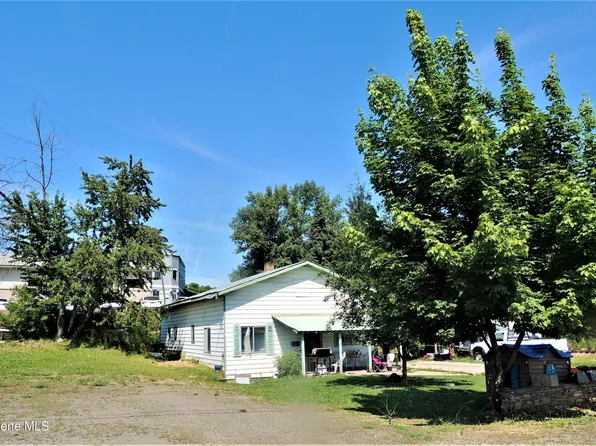 129 N 1st St, Saint Maries, ID 83861