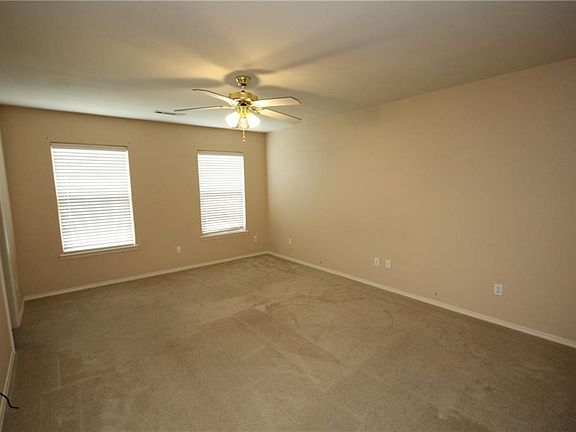 4th image of 4605 SW Limestone Ave