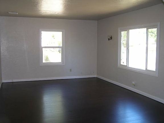 5th image of 2730 19th Ave