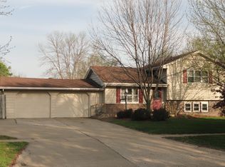 409 10th Ave NW, Altoona, IA 50009