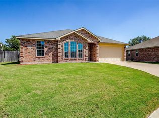 1165 Snowbird Ct, Benbrook, TX 76126