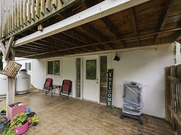 3rd image of 2427 N Shore Rd