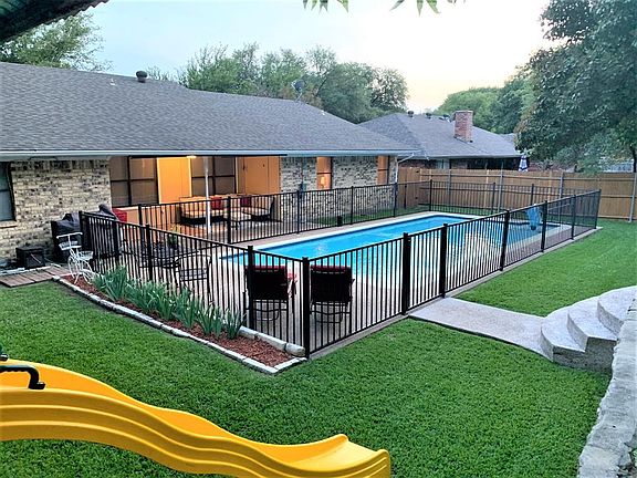 5th image of 332 Meadowhill Dr